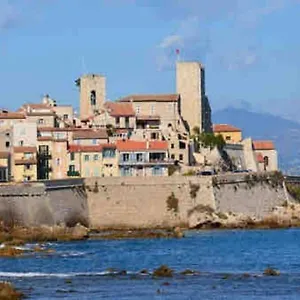 Meublé Proche Plages Et Vieille Appartamento